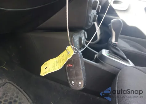 2021 Jeep Renegade Latitude 4X4 z USA, uszkodzony, nr VIN ZACNJDBB8MPM56172